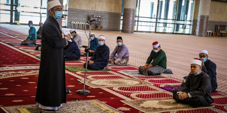عودة صلاة الجمعة بالمساجد بضوابط