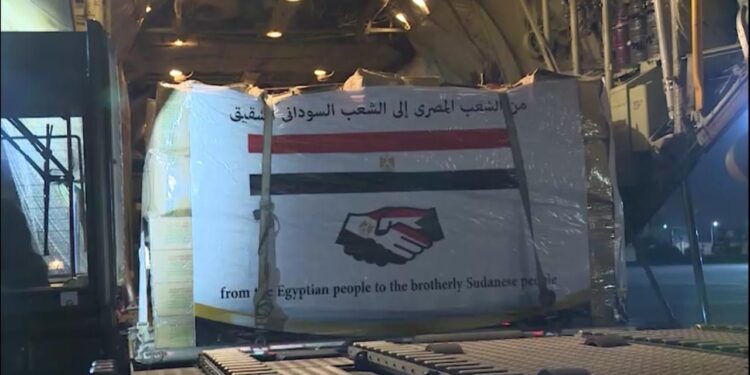 مساعدات من مصر للسودان
