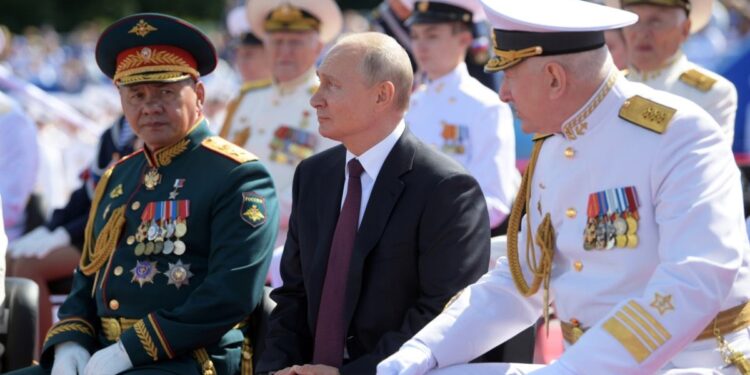 الرئيس الروسي بين قادة جيشه