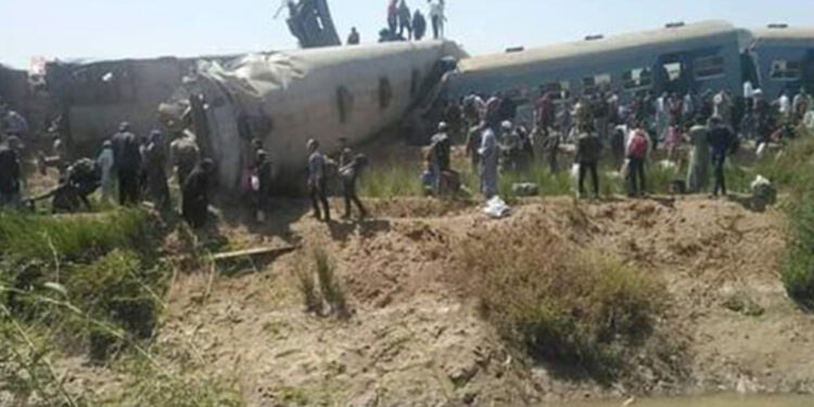 صورة لحادث قطاري سوهاج