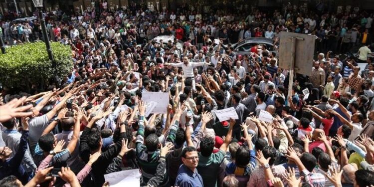 مظاهرات نيران وصنافير في محيط نقابة الصحفيين