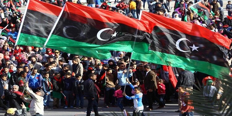 كيف تتخطى ليبيا عقبتي الدستور وتوحيد الجيش؟
