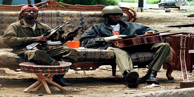 للمرة الأولى.. تخلي عشرات المتمردين عن أسلحتهم في الكونغو 