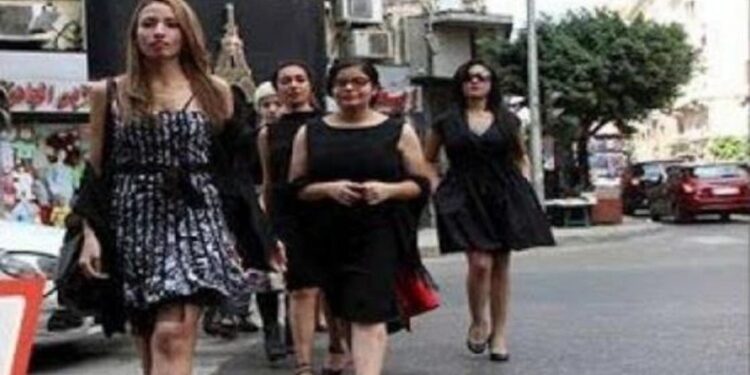 صورة لحملة دشنها نساء عام 2016 لمواجهة التحرش بارتداء الفساتين