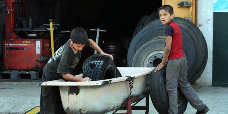 عمالة الأطفال وجه من وجوه الاتجار
