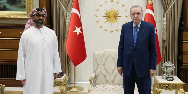 Turkish President Tayyip Erdogan meets with UAE National Security Adviser Sheikh Tahnoun bin Zayed Al Nahyan in Ankara, Turkey August 18, 2021. Presidential Press Office/Handout via REUTERS ATTENTION EDITORS - THIS PICTURE WAS PROVIDED BY A THIRD PARTY. NO RESALES. NO ARCHIVE.