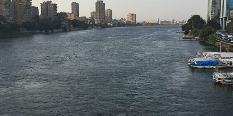 النيل يتعرض لتعديات متكررة