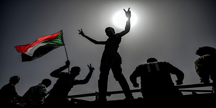 مشاهد من «25 أكتوبر».. كيف استقبل السودانيون «لحظة الانقلاب»؟