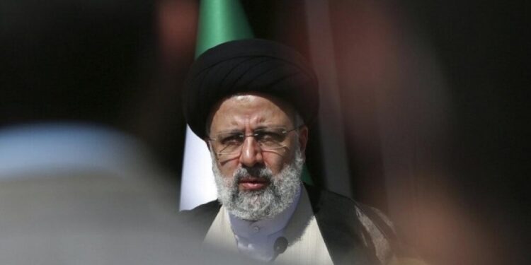 نفوذ عسكري واقتصاد مقاوم للعقوبات.. إيران تُعد نفسها لـ«صراع الديكة» بمفاوضات النووي