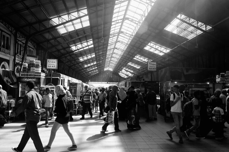 وجع في قلب السكة الحديد (1)