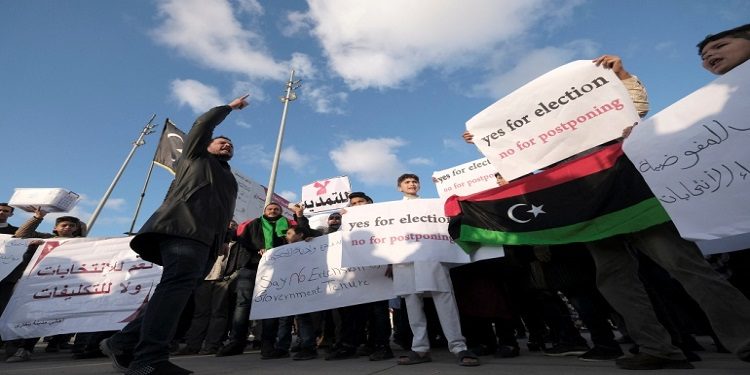بعد تأجيل الانتخابات.. أي مستقبل ينتظر الليبيين في العام الجديد؟  