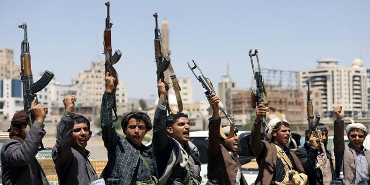 الترويج الإماراتي لـ"الملاذ الآمن" يصطدم ببنك الأهداف الحوثي