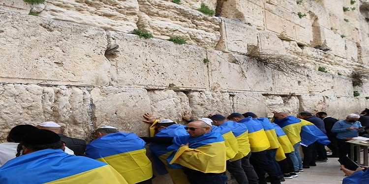وسط ركام الحرب.. إسرائيل تجد فرصتها الذهبية في يهود أوكرانيا