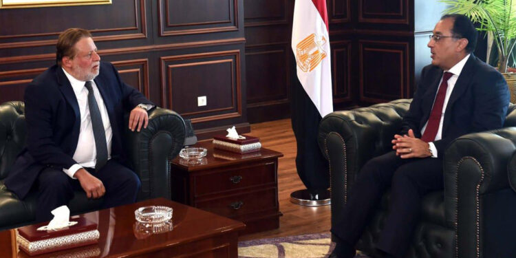 رئيس الوزراء مصطفى مدبولي ومحافظ البنك المركزي حسن عبد الله