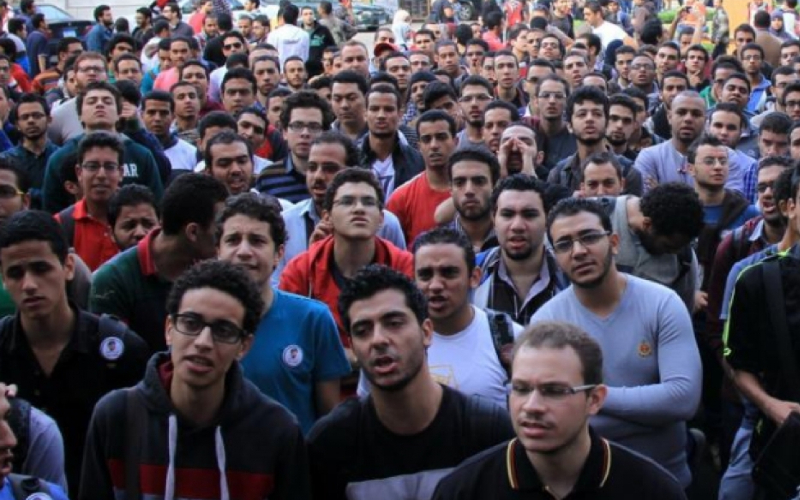 ما يقارب ربع الشباب العربي (24%) يستدين، وينتمى أغلبهم لدول شمال إفريقيا وشرق المتوسط. (وكالات)