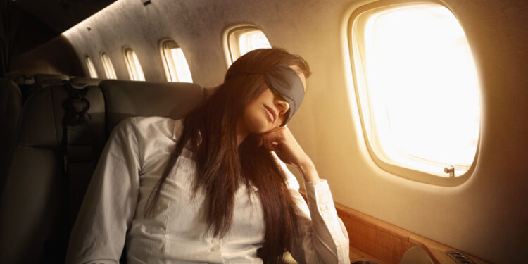 يعاني العديد من المسافرين حول العالم مما يعرف باضطراب الرحلات الجوية الطويلة