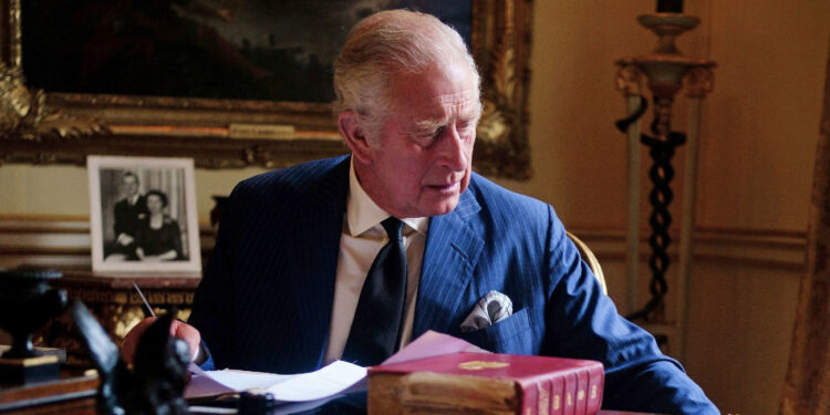 الملك تشارلز الثالث يؤدي واجبات حكومية رسمية في قصر باكنجهام، سبتمبر/ أيلول 2022 (وكالات)