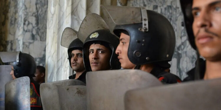 جنود أمن مركزي في مصر (وكالات)
