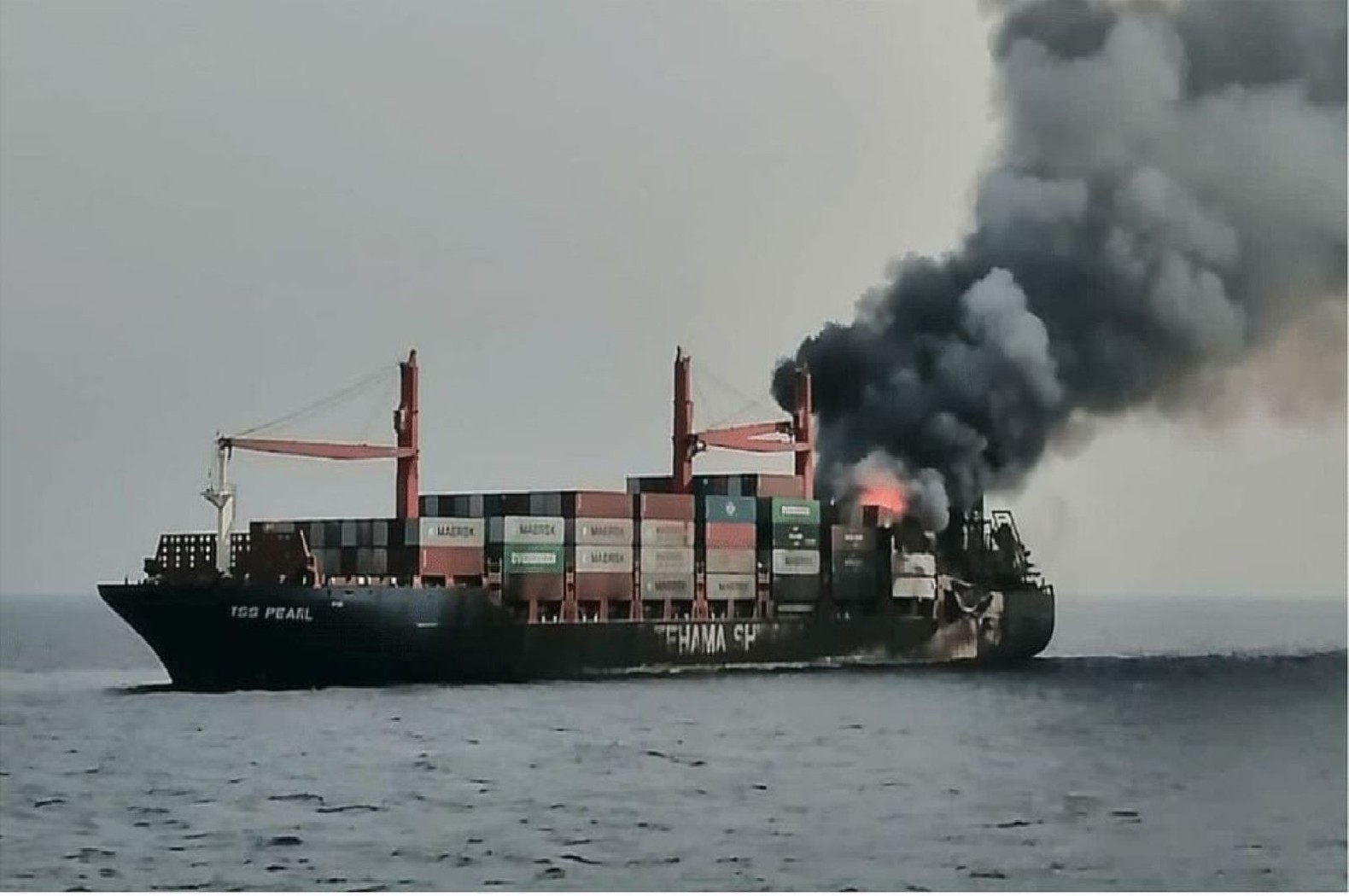 تعرضت الناقلة لحريق في مياه البحر الأحمر على بعد 123 ميلًا بحريًا شمال غرب ميناء جازان