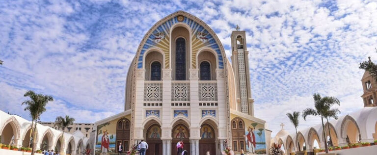 “ليس مسيحيا”.. كيف تستهدف منابر بالكنيسة القبطية شباب الباحثين؟