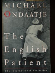 رواية "المريض الإنجليزي" - غلاف الإصدار الأول (1993) 