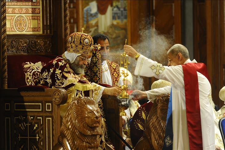 البابا يصلي من أجل مصر في عيد القيامة، 5 مايو/ أيار 2013 (وكالات)