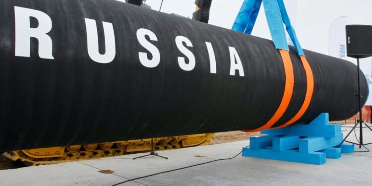 تخوفات من "تعطيش السوق".. كيف يتأثر الشرق بـ"تسقيف" سعر النفط الروسي؟ (الصورة: وكالات)