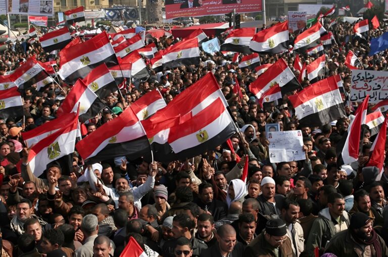 الصورة من أحداث ثورة يناير 2011 (وكالات)