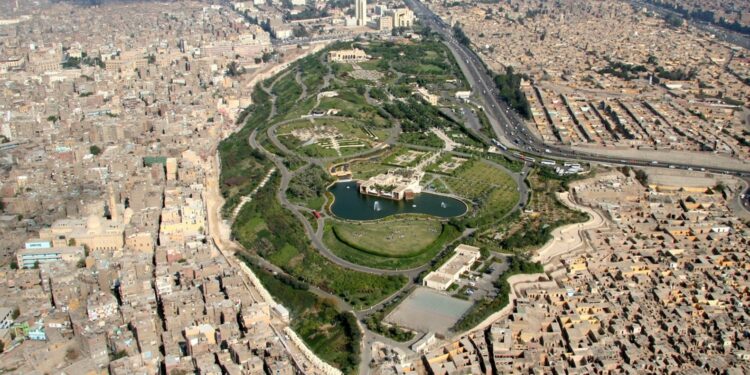 حديقة الأزهر إحدى أضخم حدائق القاهرة الكبرى (الصورة: وكالات)