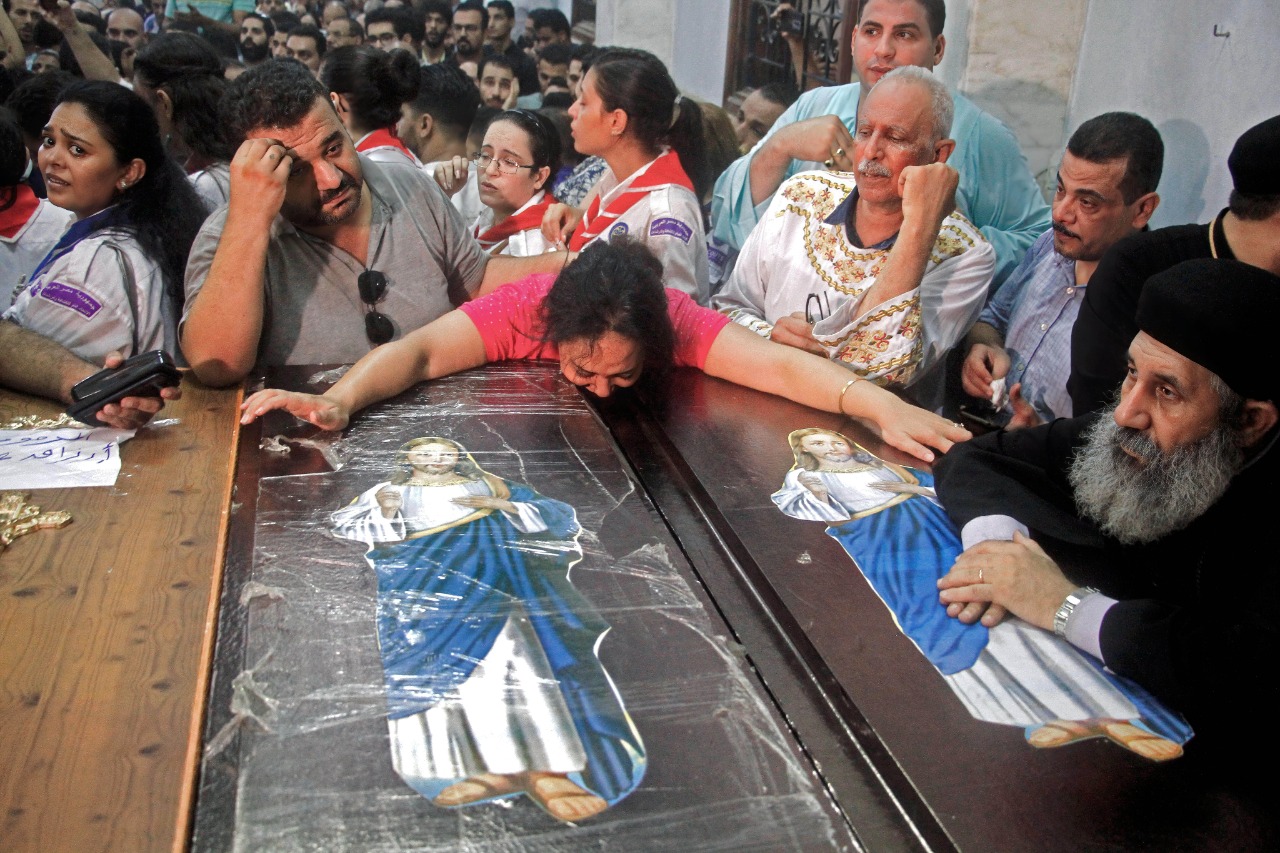 صورة تشييع ضحايا كنيسة أبو سفين بالجيزة- تصوير أحمد عبد الفتاح وحصلت على المركز الرابع في مسابقة الصورة الخبرية.