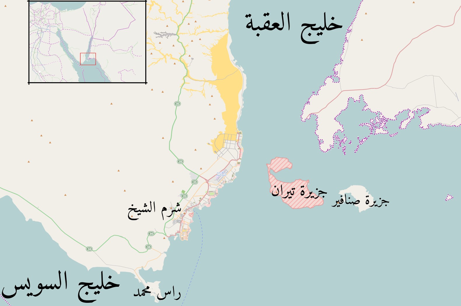 تقع جزيرة تيران عند مدخل خليج العقبة، على امتداد "مضيق تيران"، وهو طريق إسرائيل الوحيد لدخول البحر الأحمر.