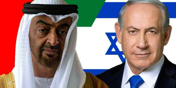 رئيس الوزراء الإسرائيلي بنيامين نتنياهو (يمين) والرئيس الإماراتي محمد بن زايد (يسار)