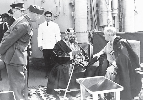 الرئيس الأمريكي روزفلت والملك المؤسس عبدالعزيز آل سعود