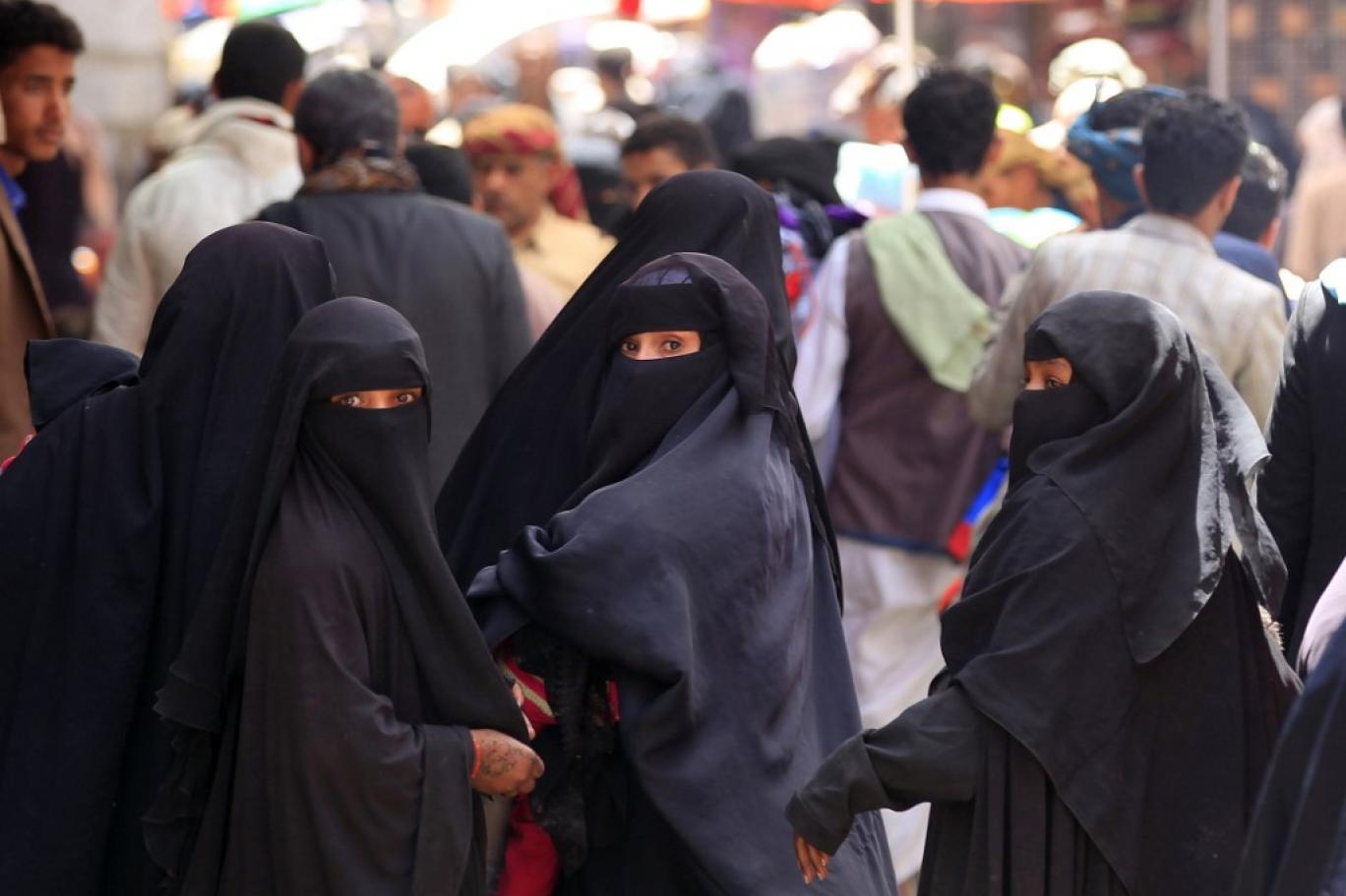 تعاني المرأة اليمنية في ظل حكم ميليشيا الحوثي