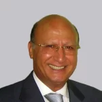 الدكتور أحمد صقر عاشور أستاذ الإدارة بجامعة الإسكندرية