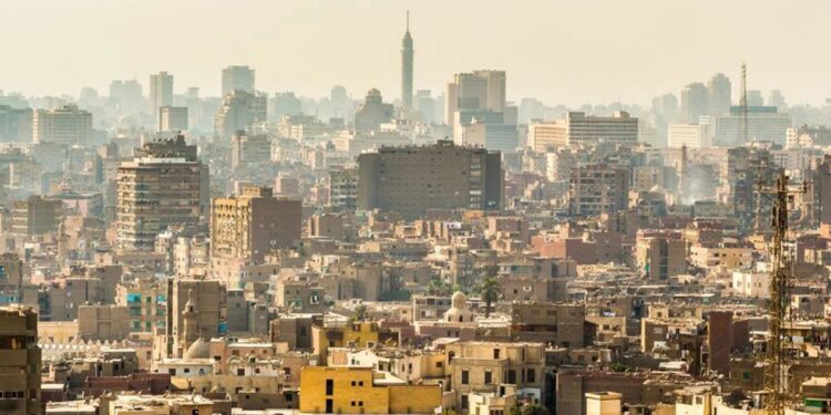 المسارات المتداخلة بين التنمية المستدامة وحقوق الإنسان (الصورة من مشهد للعاصمة القاهرة - وكالات)