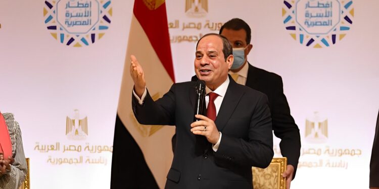 الرئيس السيسي في حفل إفطار الأسرة المصرية، 26 إبريل/ نيسان 2022 (وكالات)