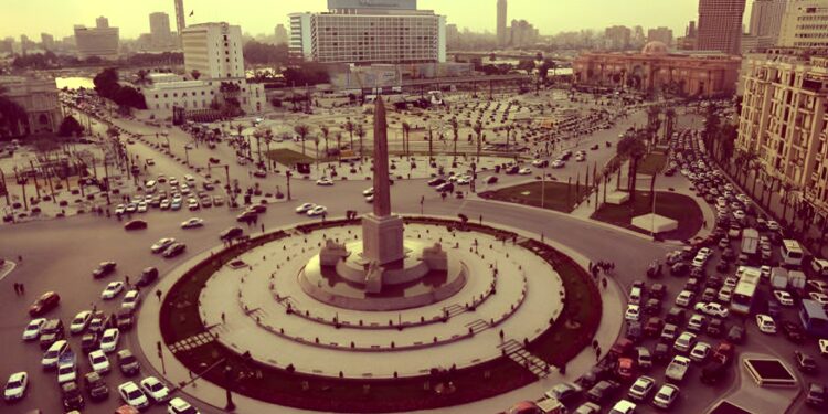 بلد في حال انكشاف.. مخاوف وتساؤلات (الصورة لميدان التحرير وسط القاهرة - وكالات)