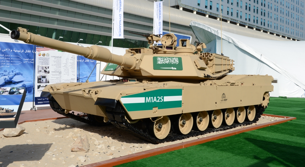 دبابات إبرامظ ضمن أسلحة الجيش السعودي