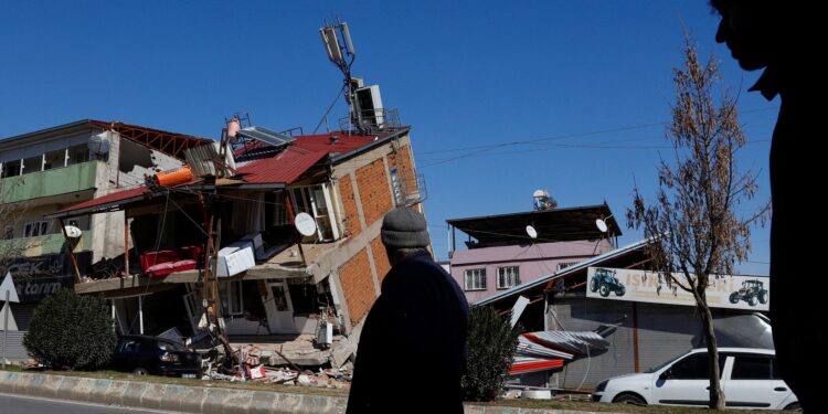 الدمار الذي خلفته الزلازل في تركيا (وكالات)