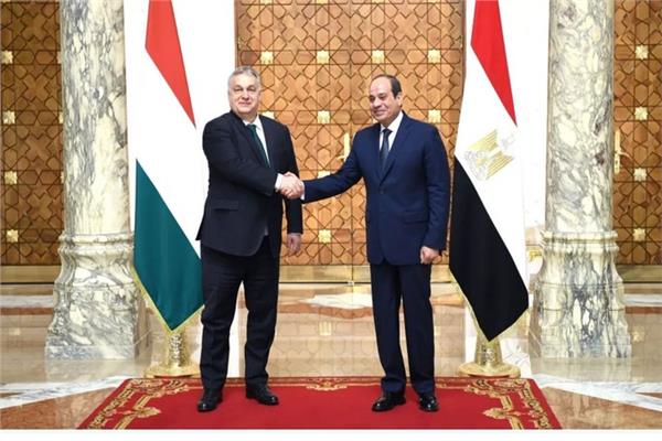 الرئيس عبد الفتاح السيسي ورئيس الوزراء المجري فيكتور أوربان (وكالات)
