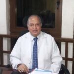 الدكتور محمد عز العرب استشاري الأمراض الفيروسية والكبدية بالمعهد القومي للكبد