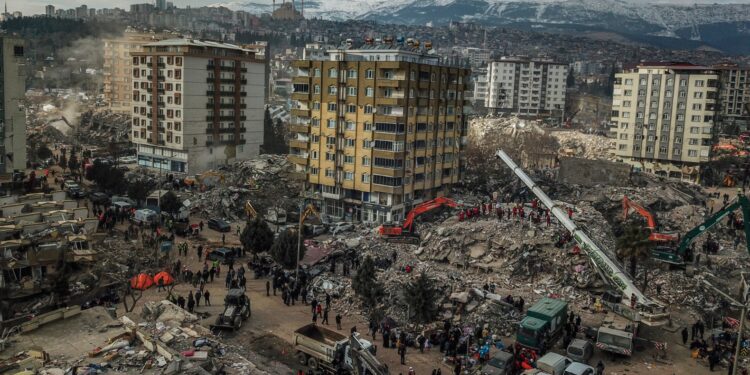 هناك عشرات من تداعيات كارثة زلزال "كهرمان مرعش" على السياسة المحلية والأوضاع الجيوسياسية في تركيا