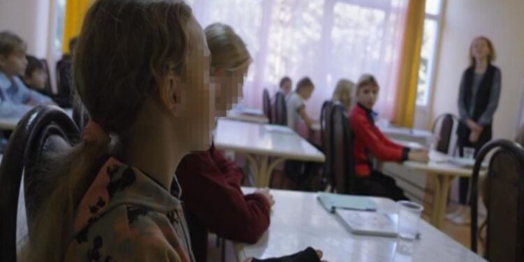 طفلة أوكرانية في أحد معسكرات التثقيف التي أنشأتها موسكو- 2022