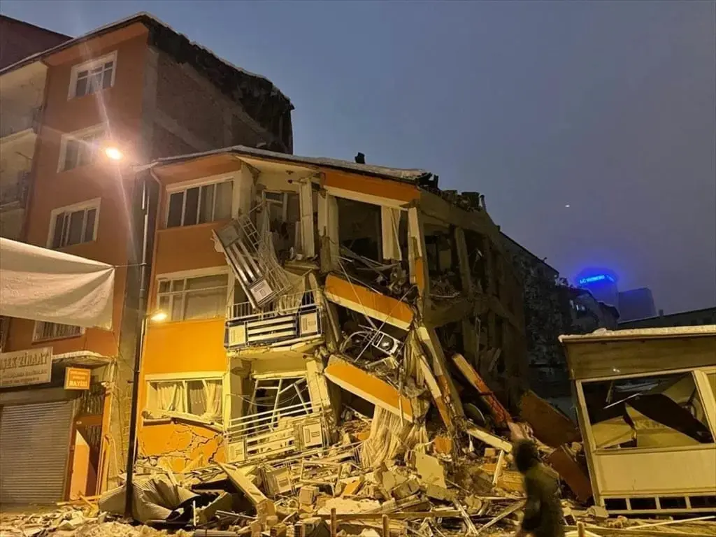 أثار زلزال تركيا فجر اليوم