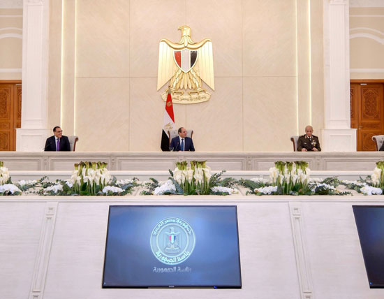 الرئيس السيسي خلال اجتماعه بالحكومة