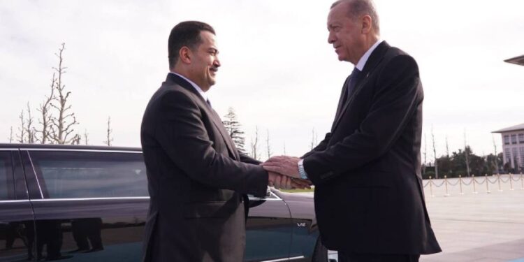 رئيس الوزراء العراقي محمد شياع السوداني والرئيس التركي رجب أردوغان في العاصمة التركية أنقرة (وزارة الخارجية العراقية)