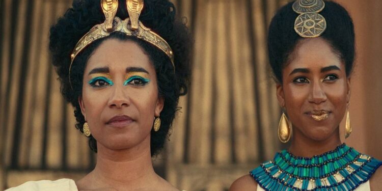 لو أن الغرض هو تقديم ملكة فرعونية بوصفها "إفريقية" و"سمراء" فلماذا لم يقدم المسلسل قصة الملكة حتشبسوت أو قصة نفرتيتي؟