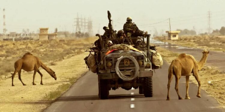 شاحنة مشاة للبحرية الأمريكية جنوب البصرة بالعراق- مارس/ آذار 2003- رويترز