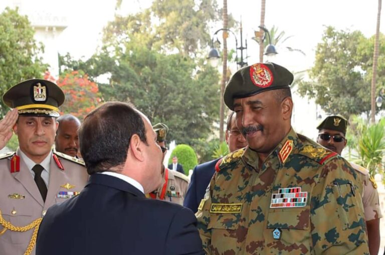 تحييد دور مصر وإبطال مفعوله في السودان بدأ قبل قصة “الجنود” بوقت طويل